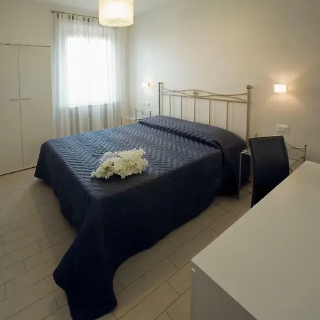 La Perla Del Conero Affittacamere 3*